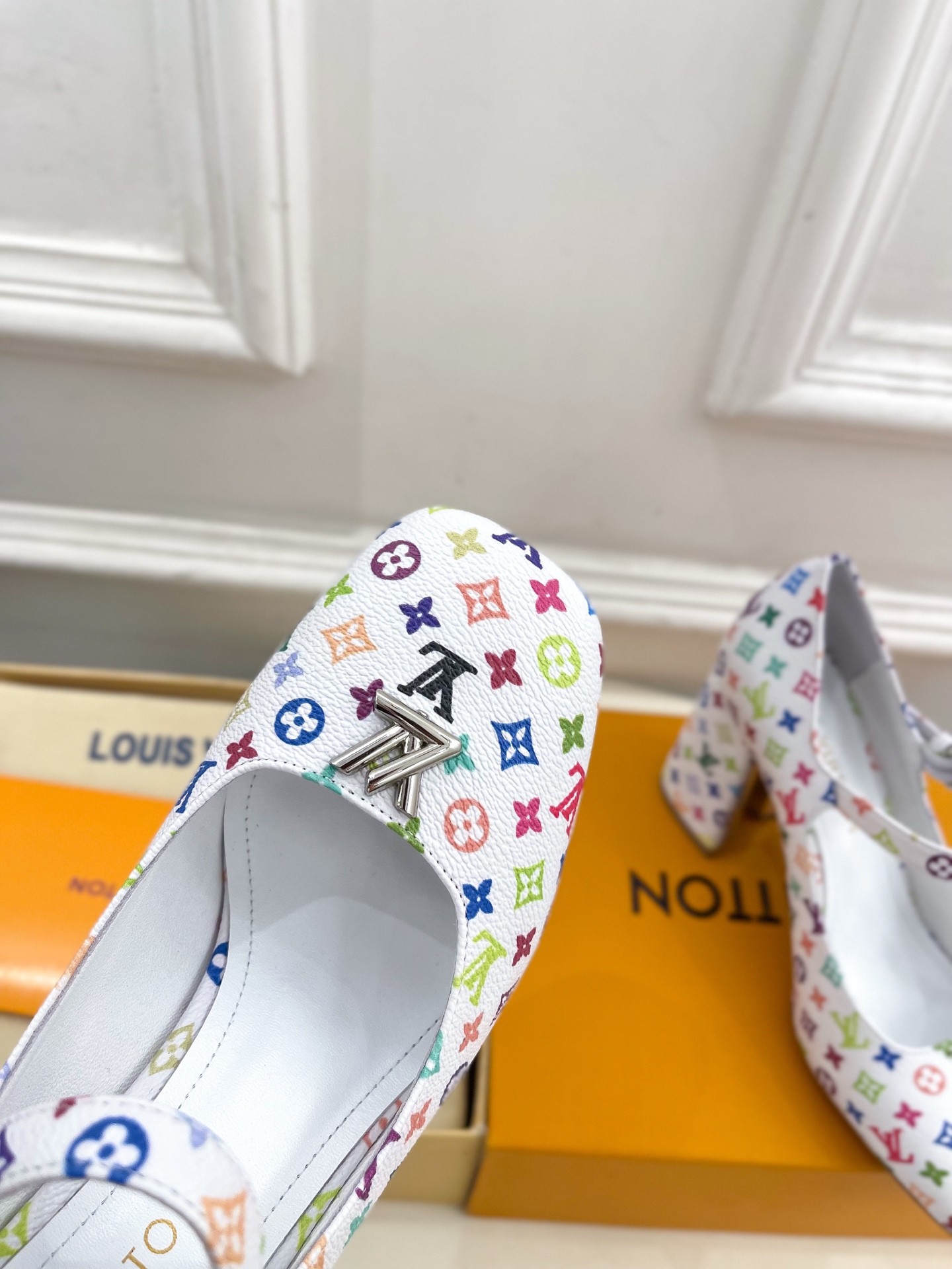 Women's high heels